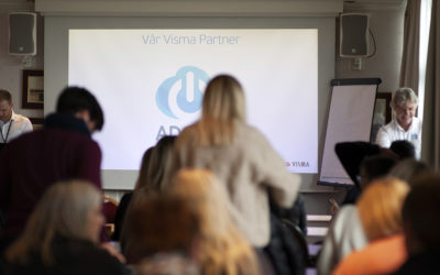 Kaja kickstarter karrieren som Visma trainee i Førde